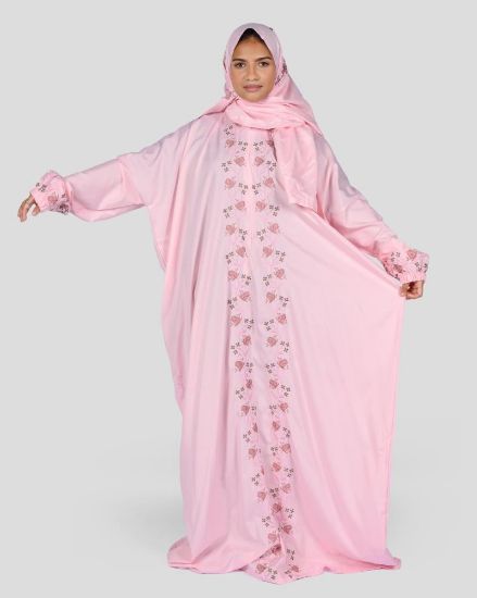 صورة شرشف صلاة نسائي مع غطاء رأس